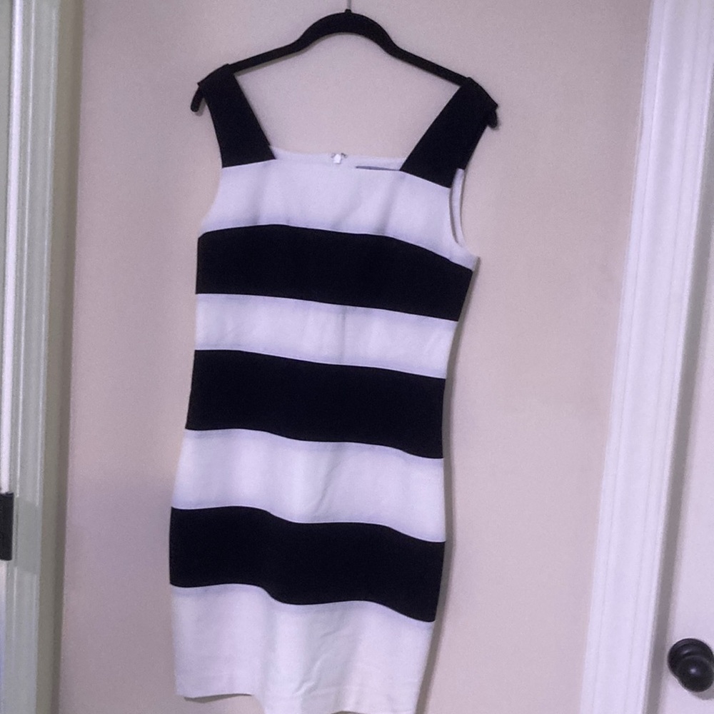 Marc New York black & white size 6 dress
